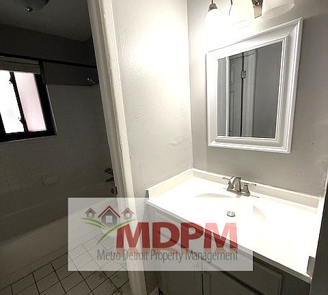 5th image of 20415 W 7 Mile Rd APT 302