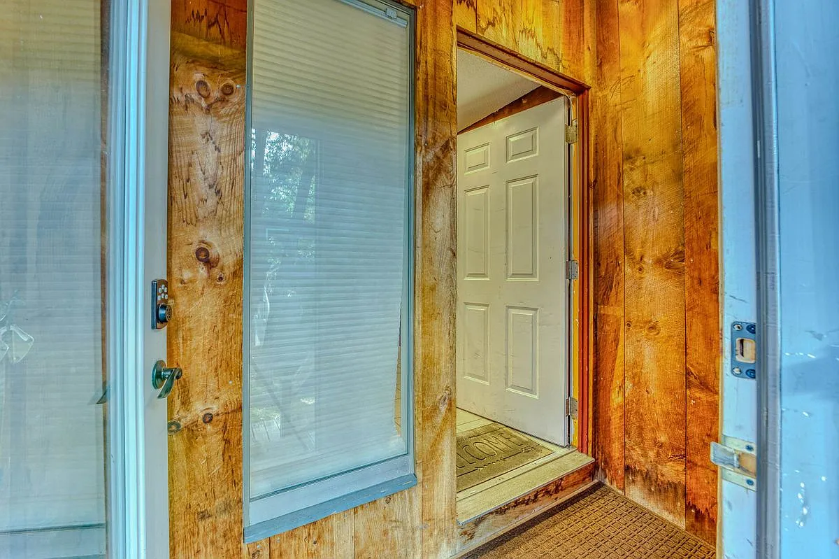 2 bed, 2.0 bath, 1323 sqft, $2,000 — Photo 3