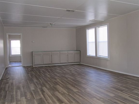 5th image of 130 Lincoln St