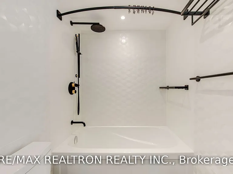 30 Greenfield Ave #905 — Photo 20