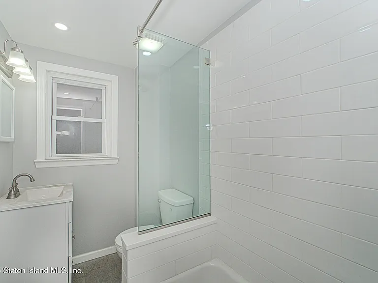 1255 Bay St #1 — Photo 26