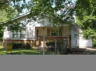 943 N University Ave, Decatur, IL 62522