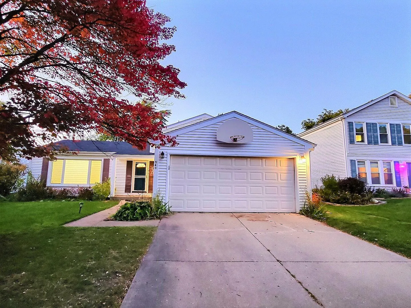 540 Caren Dr photo 1