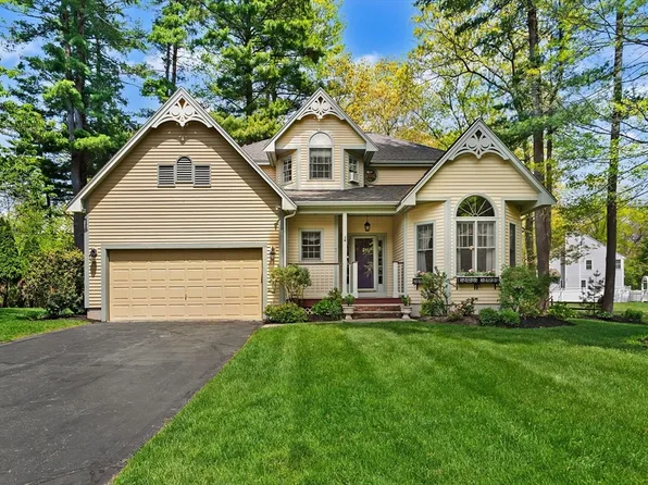 7 Shannon Ln, Beverly, MA 01915