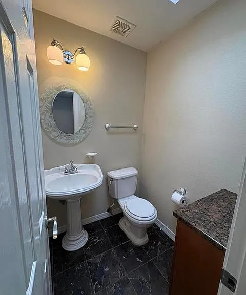 410 Wildwood St — Photo 5