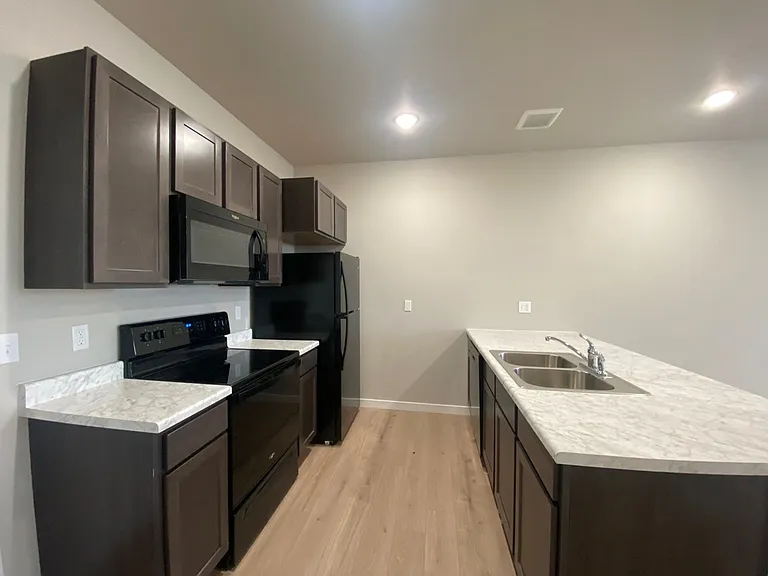522 W Bickford St — Photo 6