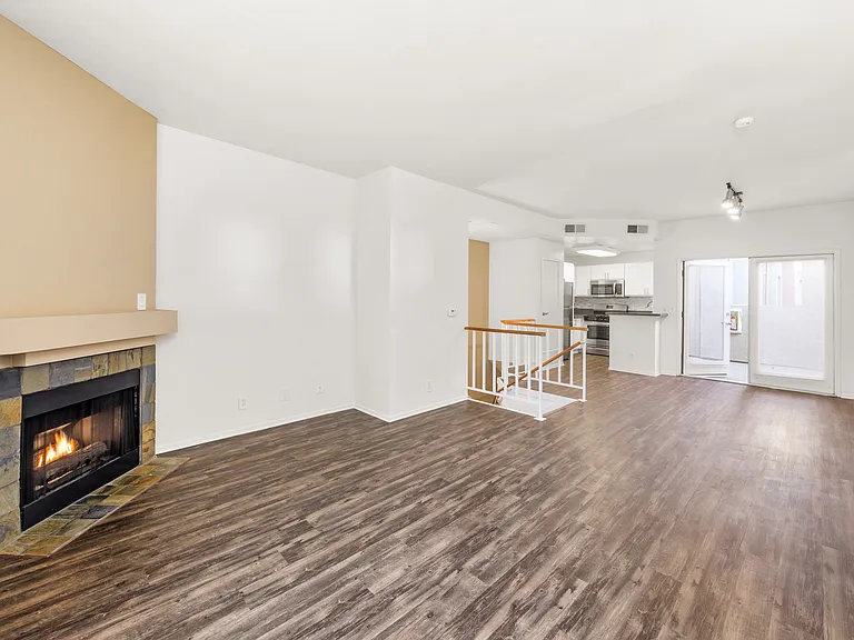 CentrePointe Apartments — Photo 12