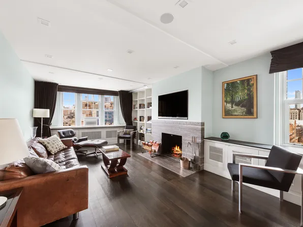 302 West 12th Street image 1 of 14