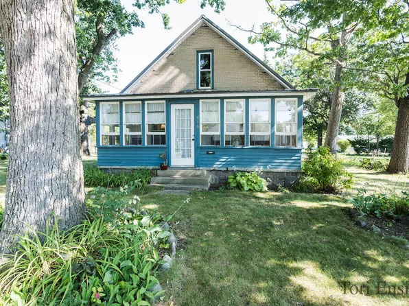616 E Pearl St, Greenville, MI 48838