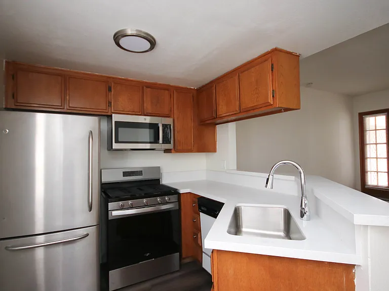 72 S Greenwood Ave #10 — Photo 7