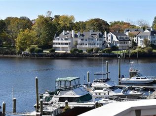 75 Fort Ave, Cranston, RI 02905