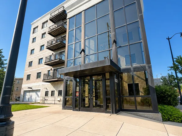 8828 Niles Center Rd APT 301, Skokie, IL 60077