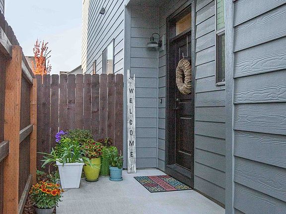 3rd image of 15502 NE 107th St