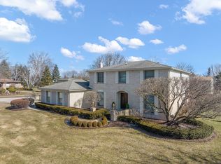 1712 Chatham Dr, Troy, MI
