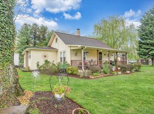 502 W Riverside Dr, Salem, VA 24153