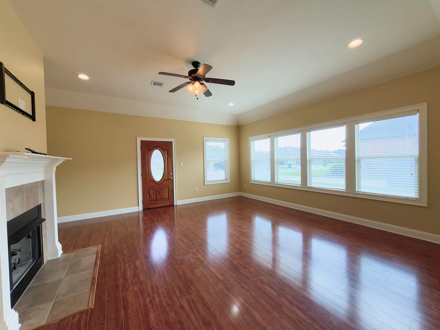3 bed, 1575 sqft, $1,900 — Photo 3