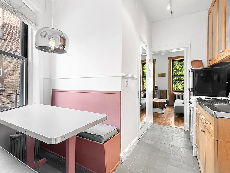 41 Perry St #4A — Photo 6
