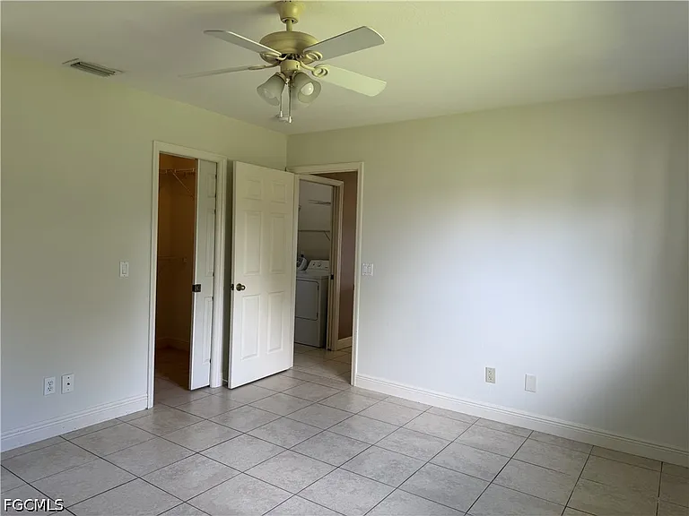 305 NW 22nd Pl — Photo 8
