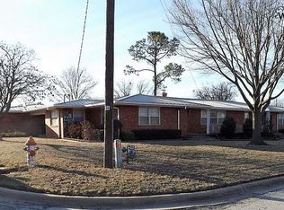 215 S Carroll St, Henrietta, TX 76365