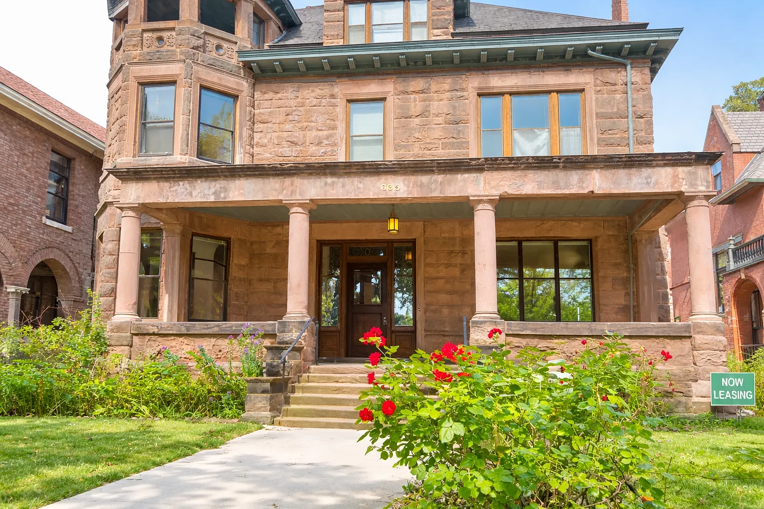 335 Summit Ave — Photo 1