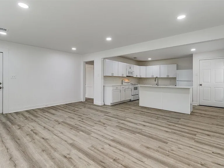 731 W Hull St — Photo 12
