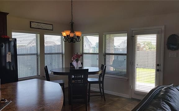 5th image of 126 Manor Ln
