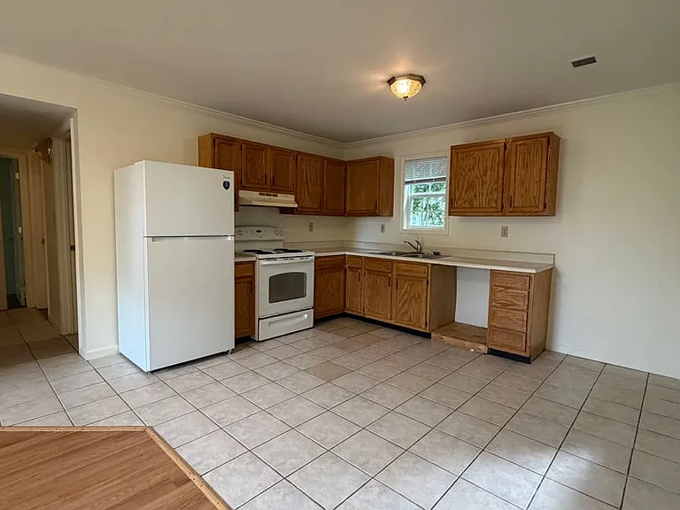 137 Macey Ave — Photo 3