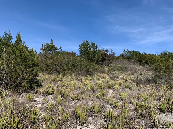 977 Private Road 2440 LOT 125, Uvalde, TX 78801