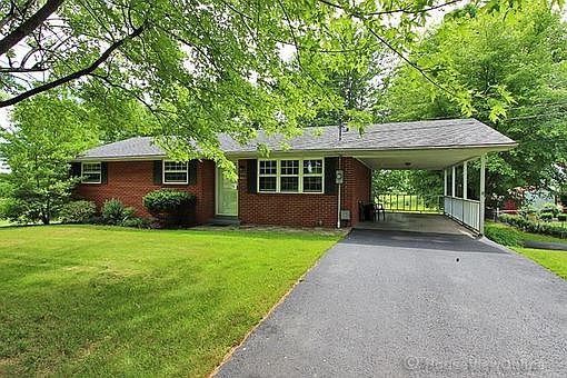 1st image of 146 Lakeside Dr
