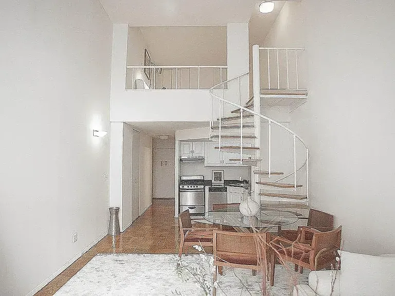 220 E 24th St #4G — Photo 2