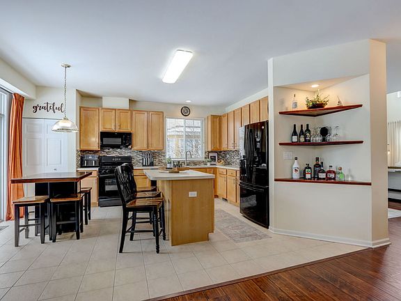 5th image of 271 W Asbury Dr