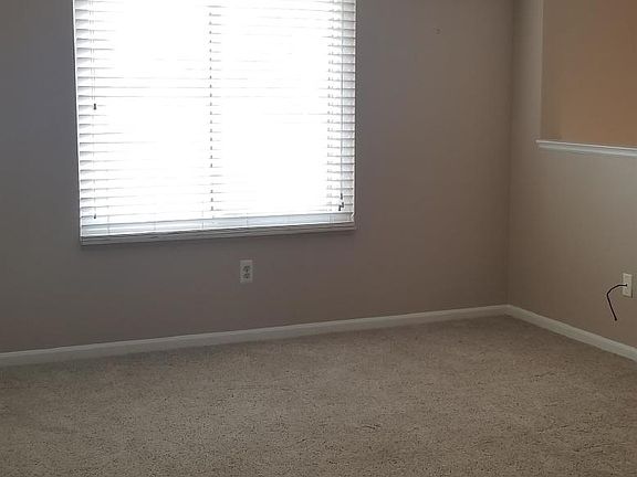 3rd image of 15806 Orchard Ln