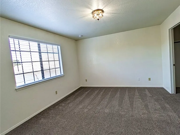 1813 Newport Ave — Photo 28