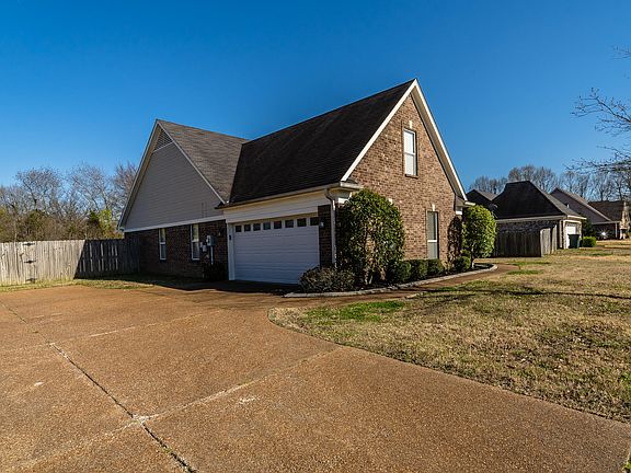 3rd image of 7432 Essayons Dr