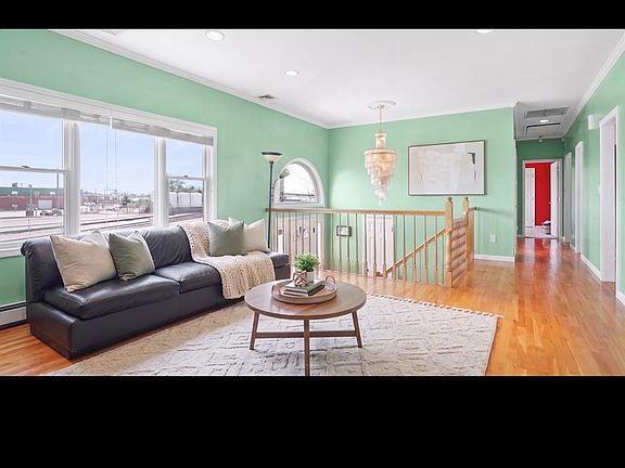 4th image of 53 East Avenue