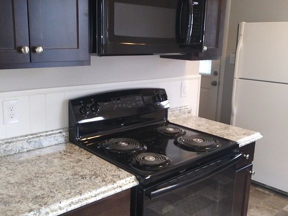 4th image of 5917 Katherine Ave