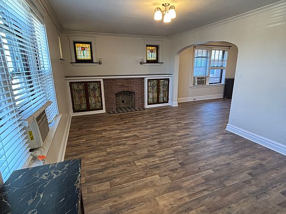 3rd image of 3914 Fillmore St #A