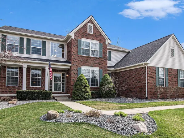 1348 Cartwright Ln, South Lyon, MI 48178