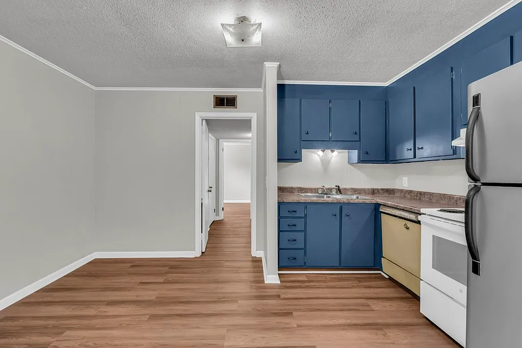 1 bed, 750 sqft, $695 — Photo 3