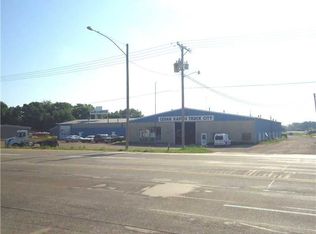 5549 6th St SW, Cedar Rapids, IA 52404