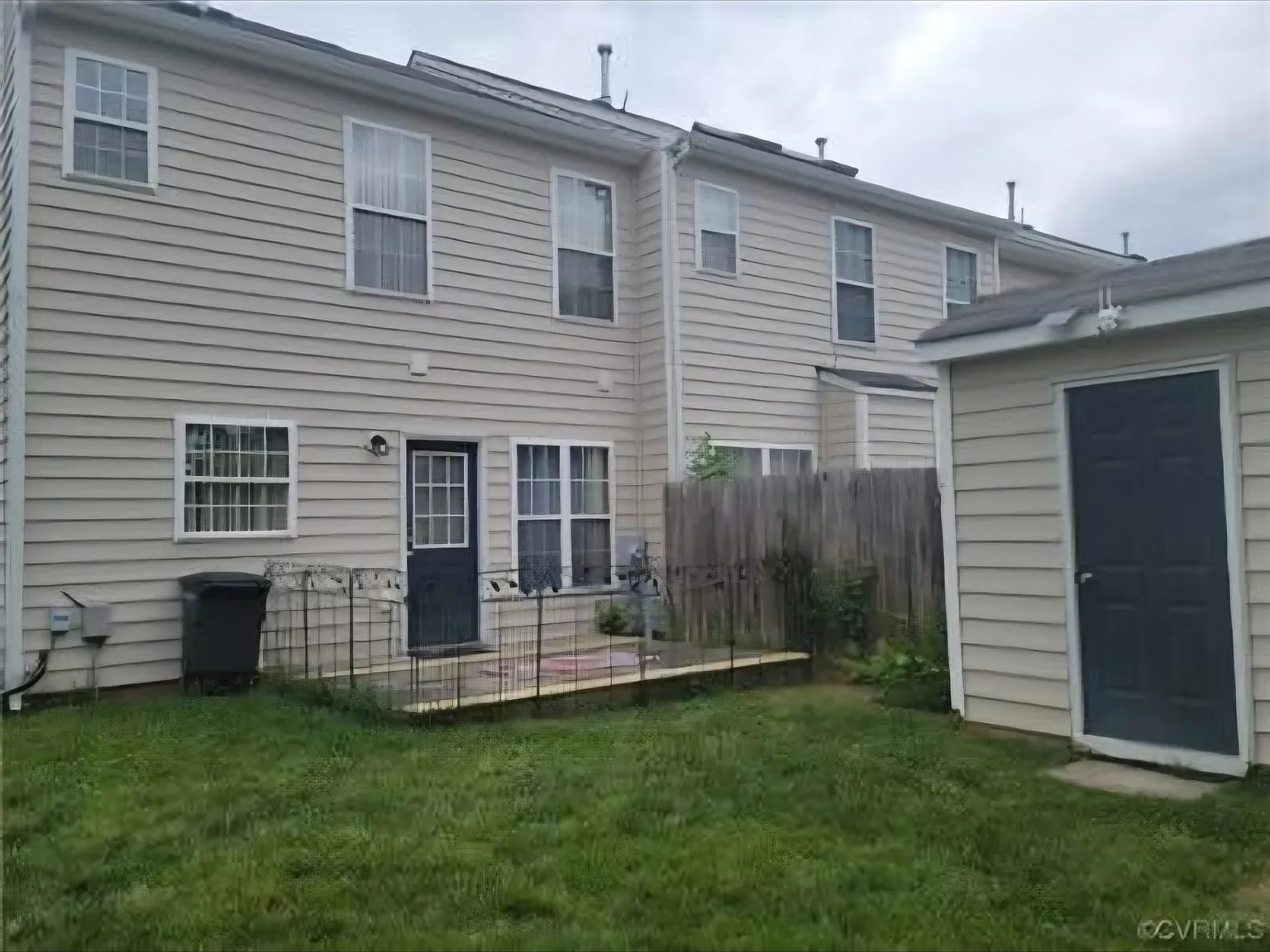 3 bed, 2.5 bath, 1452 sqft, $2,100 — Photo 4