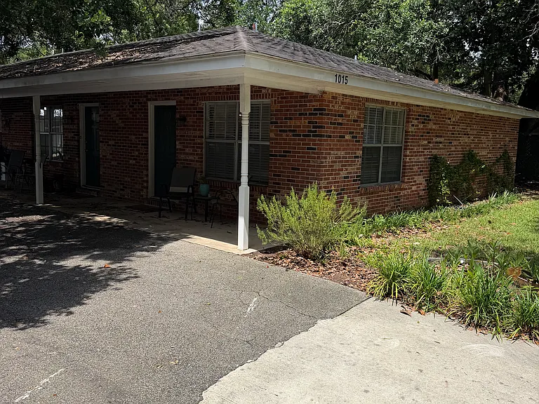 1015 Lafontaine Ave #A — Photo 11