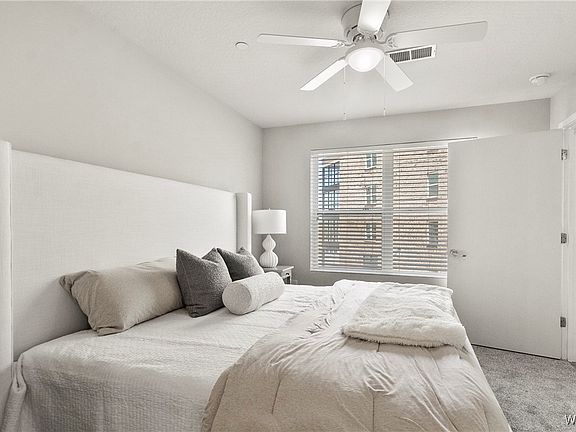 2nd image of 680 6th Ave NE APT 4402