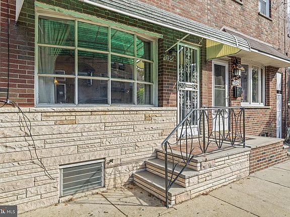 3rd image of 1125 Moore St
