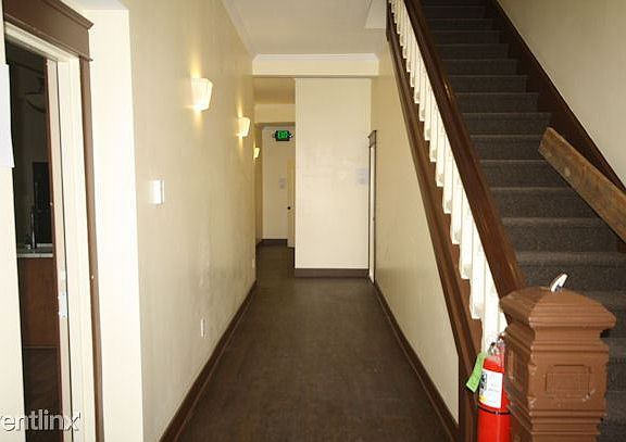 web28fronthallwayIMG_2483