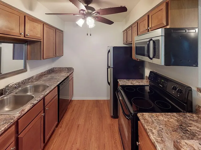 Metroplex Apartments — Photo 64