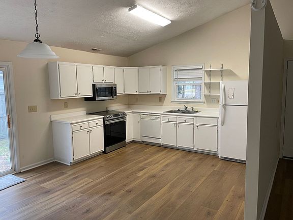 4th image of 404 Beasley Rd