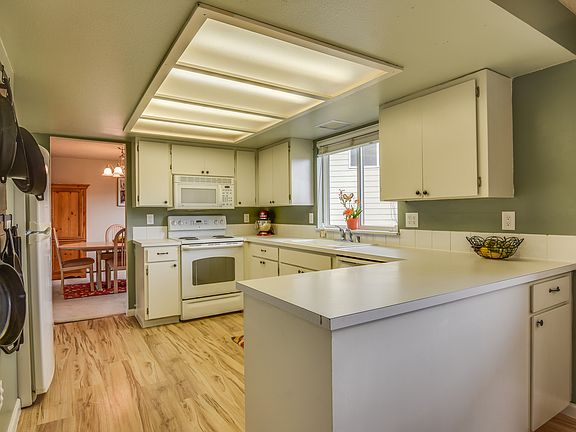 5th image of 8204 35th St NE