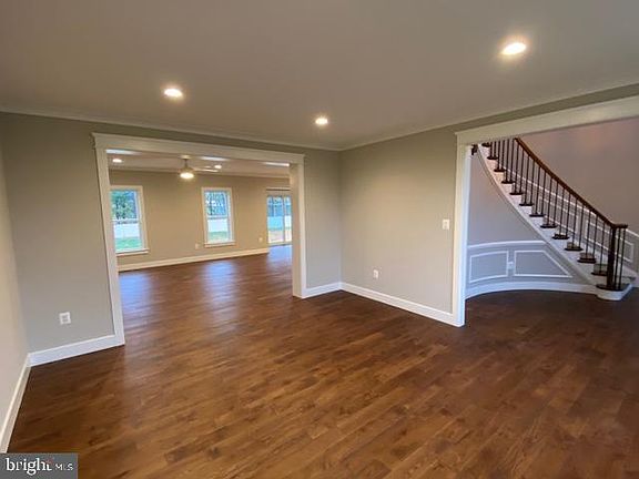 4th image of 5707 Stanbrook Ln