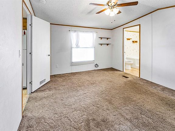 4th image of 440 Village Ave